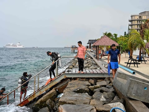 Mueren cinco italianos explorando cuevas submarinas en Maldivas, entre ellos, científicos y una estudiante