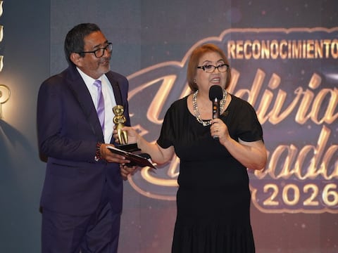 La industria audiovisual ecuatoriana se reunió para honrar su historia en la Gala Valdivia Dorada de Uniarte en Guayaquil