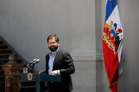 “Las decisiones se toman en función del mejor interés de Chile”: Gabriel Boric defiende la evaluación del cable chino