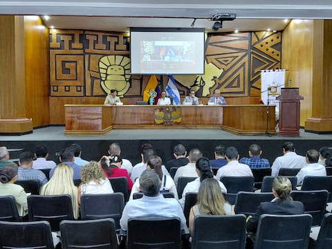 Ejes viales, producción, El Niño y dragado, entre las prioridades de Carlos Encalada en la Viceprefectura del Guayas