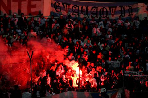 Disturbios entre barras empañaron el Olmedo vs. Liga de Quito en Riobamba por la Copa Ecuador