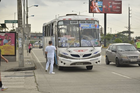 ‘Sería una metida de mano al bolsillo’: usuarios de Guayaquil divididos por propuesta de tarifa de $ 0,45 para buses urbanos