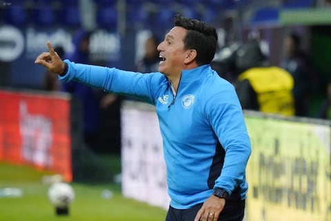 ‘No nos vamos ni contentos, ni conformes’, dice Pool Gavilánez, DT de Guayaquil City, sobre la caída ante Independiente del Valle en la fecha 1 de la Liga Ecuabet
