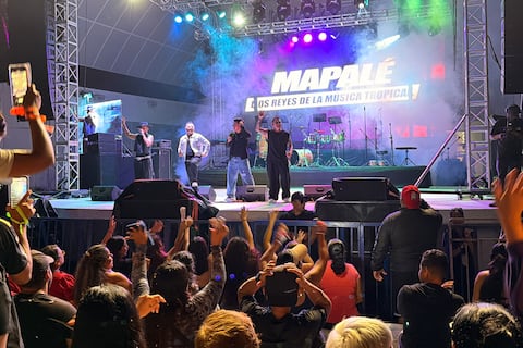 Salsa y música tropical encendieron el carnaval en la concha acústica del parque Samanes