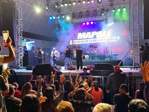 Salsa y música tropical encendieron el carnaval en la Concha Acústica del Parque Samanes