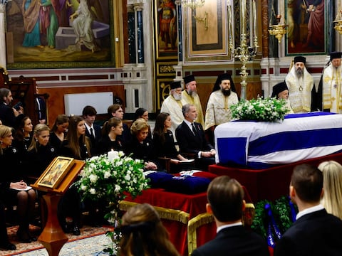 La familia real española despide a Irene de Grecia en su funeral en la catedral de Atenas