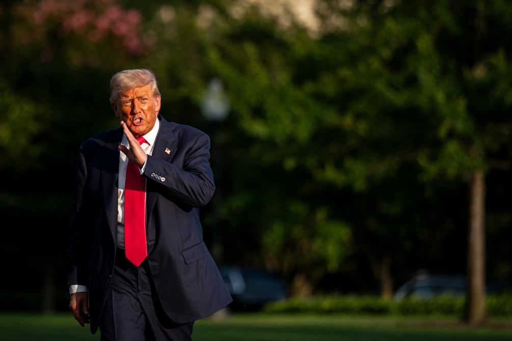 “¡Ya no quiero su apoyo!”, dice Donald Trump a seguidores que critican su manejo del caso Epstein
