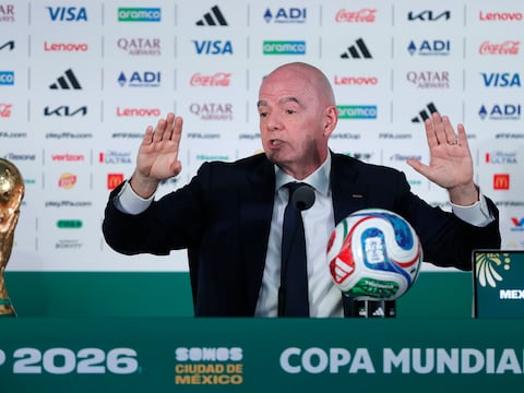 Gianni Infantino se pronuncia sobre el caso del árbitro Omar Abdulkadir Artan y defiende a la FIFA ante las restricciones migratorias del Mundial 2026