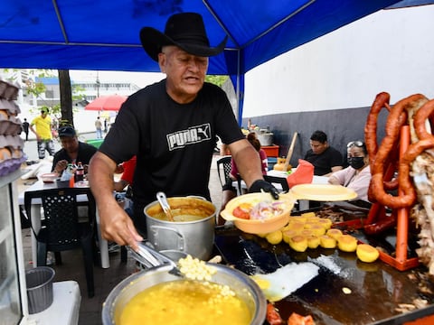 Chuzos, churros y granizados: la oferta que se replica en los recintos electorales este domingo