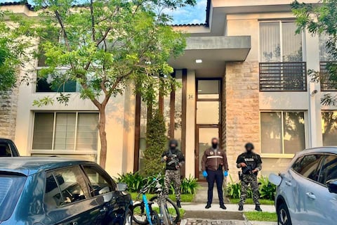 Abogado del alcalde Aquiles Alvarez asegura no conocer hechos que la Fiscalía investiga bajo el delito de lavado de activos; allanamientos se dieron en Guayaquil y Samborondón