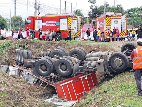 Aparato siniestro en la vía a Daule reaviva reclamos ciudadanos por mayor control vial: ‘estamos cansados, aquí siempre pasan accidentes’