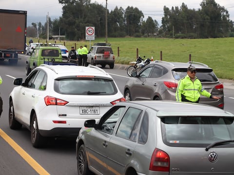 Multas de tránsito en Ecuador suben en 2026: conozca los nuevos valores con el salario básico en $ 482