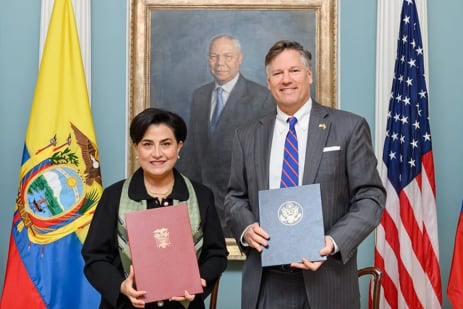 Ecuador suscribe acuerdo con EE. UU. para fortalecer la formación diplomática