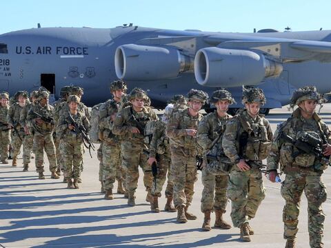 Ejército de Estados Unidos prepara a 1.500 soldados para posible despliegue interno: dos batallones de infantería de la 11.ª División Aerotransportada