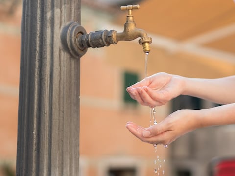 Multas de $500: Compañía de Estados Unidos advierte que multará a los clientes que utilicen mucha agua y cortará el suministro secundario antes de tiempo