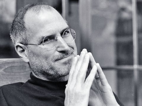Frase del día de Steve Jobs: ‘No pueden conectar los puntos mirando hacia el futuro; solamente pueden conectarlos mirando hacia el pasado’
