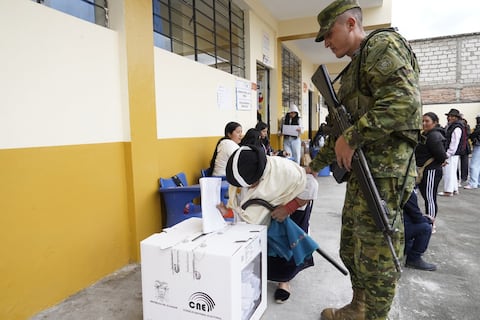 “Imbabura será clave en esta consulta”: Atuntaqui se llena de electores, comercio y movimiento este 16 de noviembre