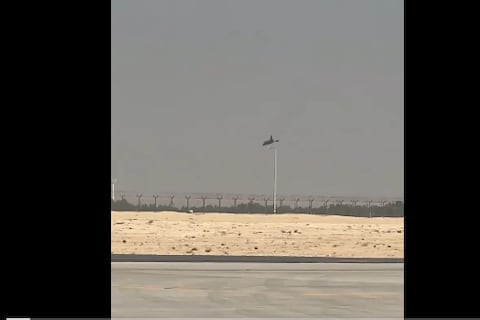 Avión de Ejército de India se estrella durante exhibición en Dubái