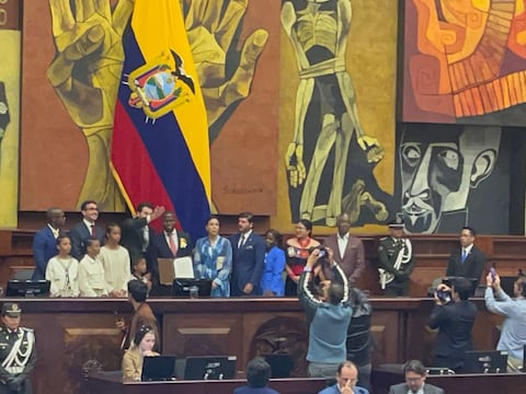 ‘Es un honor representar a nuestro país, pero también sufrimos mucho’: Enner Valencia, goleador de la Tri, recibe condecoración de la Asamblea Nacional