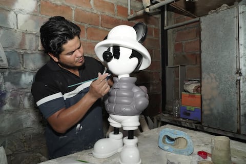 Alan Coveña, el escultor que hizo del arte el sustento económico de su familia en Durán