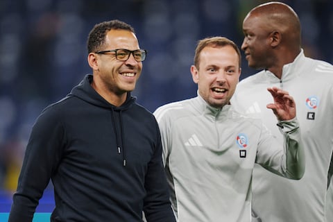 Moisés Caicedo ya tiene técnico en el Chelsea: Liam Rosenior sustituye a Enzo Maresca