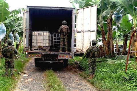 Tres hombres detenidos por extracción irregular en poliducto Esmeraldas-Santo Domingo