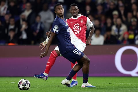 Paris Saint-Germain, con Willian Pacho, clasifica a los octavos de final de la Champions League