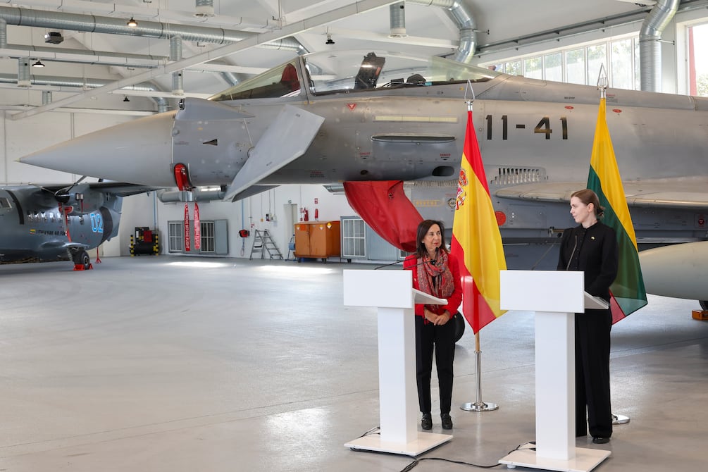 El avión de la ministra de Defensa española sufre intento de interferencia del GPS cerca de Kaliningrado