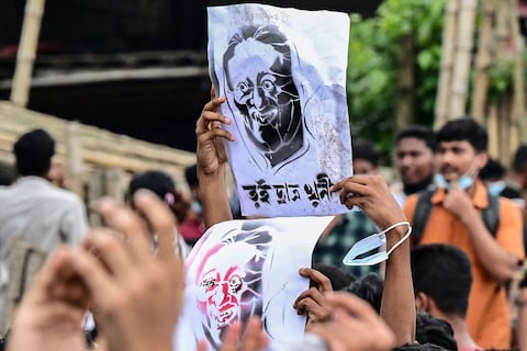 ¿Qué está pasando en Bangladés? La primera ministra huyó del país por las protestas estudiantiles que dejan cerca de 300 muertos
