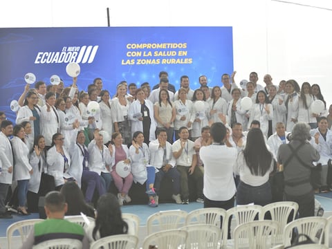 Médicos rurales de Ecuador reciben hasta $ 300 mensuales con el retorno del bono médico campesino