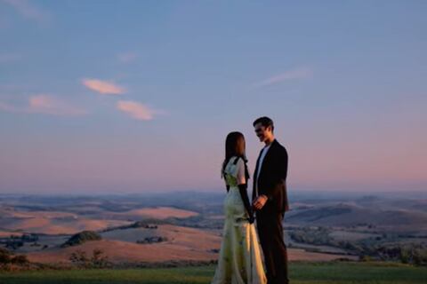 Matteo Bocelli, hijo de Andrea Bocelli, presenta su nueva canción ‘If I knew’ al lado de Sofia Carson