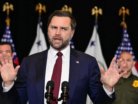 JD Vance aclara que el ICE no detuvo a niño ecuatoriano sino que fue tutelado tras la huida de su padre