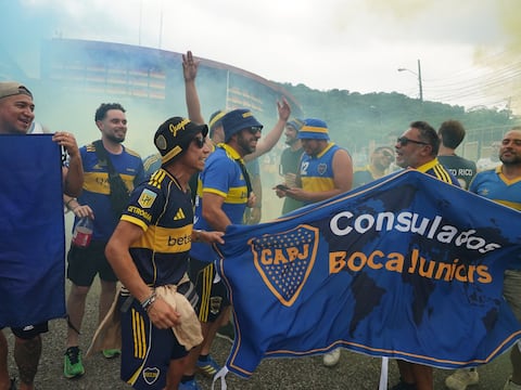 Hinchas de Boca Juniors se trasladaron con acompañamiento policial al estadio Monumental: muchos dijeron conocer el toque de queda que rige en Guayaquil