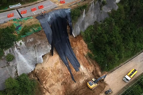 Comerciantes de Nayón pierden hasta $ 500 diarios por cierre de la vía tras deslizamiento