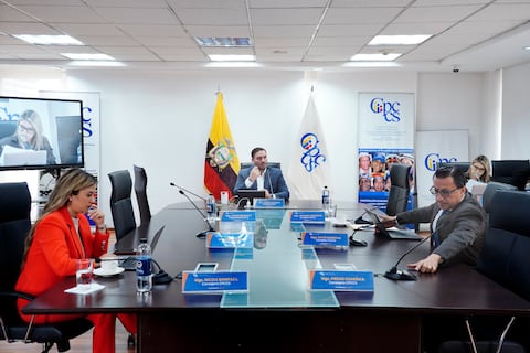 Carrera por presidir la Fiscalía: comisión ciudadana tiene 10 días para definir quiénes de los 75 aspirantes superan fase de admisibilidad