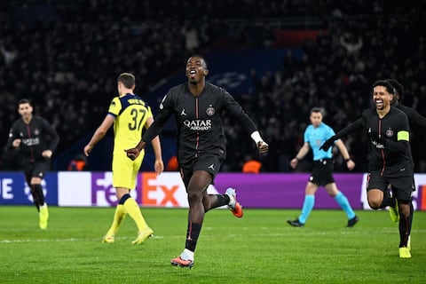 Willian Pacho anota su segundo gol de Champions League en el triunfo del PSG sobre Tottenham