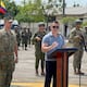 Daniel Noboa entregó chalecos y cascos a miembros de las Fuerzas Armadas en El Oro, pero no se refirió a crimen de alcalde
