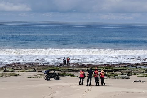 Bomberos mantienen la búsqueda de empresario desaparecido en La Chocolatera, en Salinas