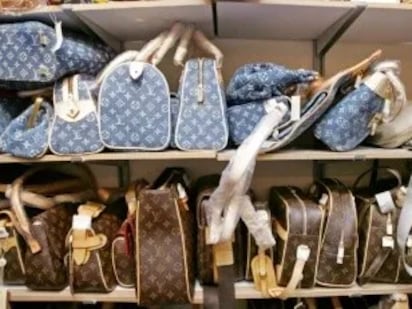 Allanamiento en Solanda detecta bodega de artículos falsificados con marcas de lujo