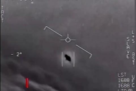 Vuelan en ángulos rectos y flotan por horas: Las naves que no son humanas ni rusas y que están acechando el espacio aéreo de EE. UU.