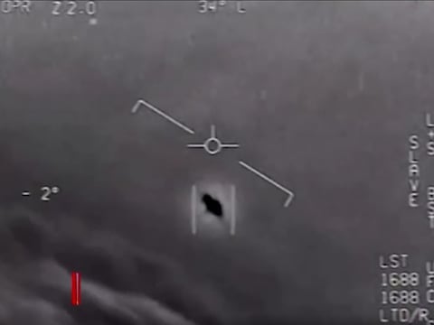 Vuelan en ángulos rectos y flotan por horas: Las naves que no son humanas ni rusas y que están acechando el espacio aéreo de EE. UU.