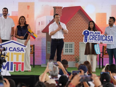 Presidente Noboa aseguró que se han entregado 20.000 viviendas y anunció nuevos productos para próximos días