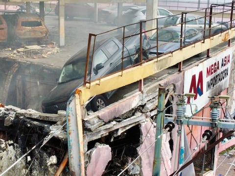 COE Cantonal de Guayaquil: sin fuego activo en Multicomercio, pero se mantiene prohibido el ingreso por alto riesgo estructural