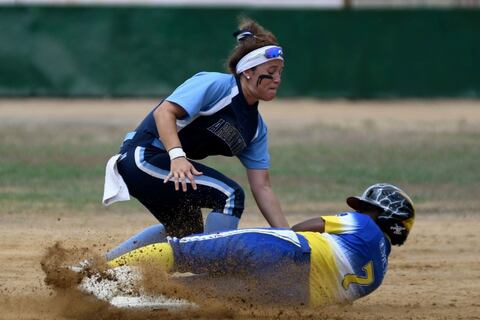 Sudamericano femenino de sóftbol se juega en Acacias