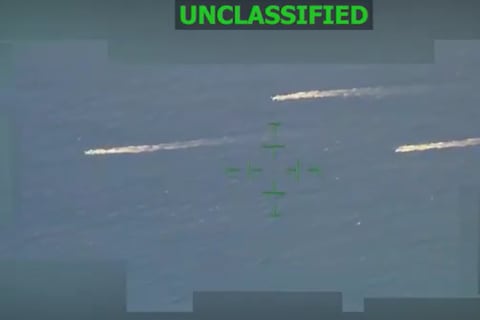 Tres fallecidos deja ataque de EE. UU. a supuestas embarcaciones con drogas