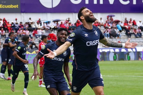 Universidad Católica golpea en Ambato y mete presión en la cima de la Liga Ecuabet