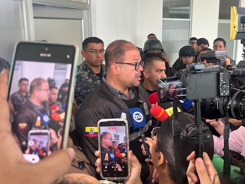 Allanamientos en CNEL dejan 50 retenidos en Guayas, Azuay y Santa Elena, confirma Reimberg