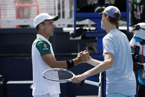 Roberto Bautista, que había tumbado a Daniil Medvédev, cae ante Jannik Sinner en semifinales del Masters de Miami