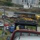 Un camión con productos se volcó en el redondel de San José de Morán, en la avenida Simón Bolívar