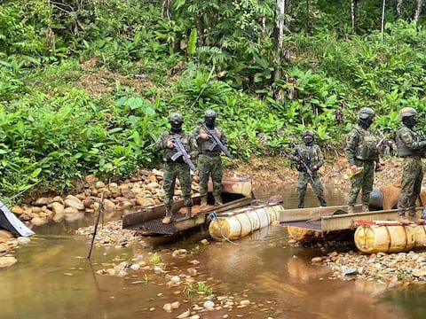 Ríos contaminados con cianuro y otros elementos provocaron la suspensión de plantas que procesan minerales en El Oro